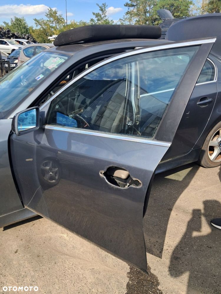 BMW 5 E60 E61 LIFT 07-10 Drzwi lewy przód A68/7 PLATINGRAU METALLIC