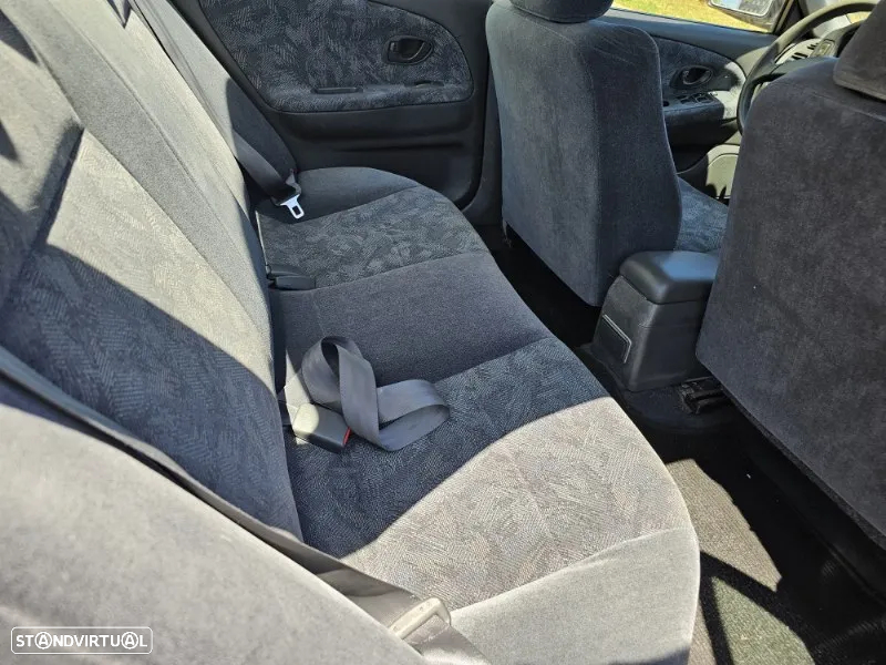 Mitsubishi Lancer 1.3 GLX - 22