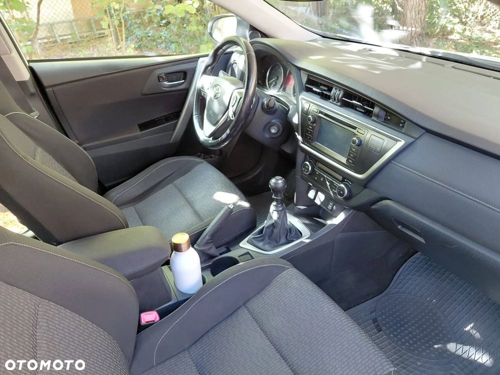 Toyota Auris 2014 photo 5