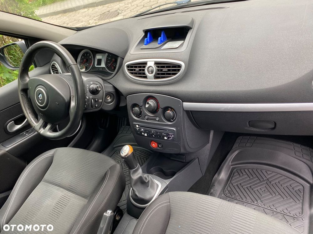 Renault Clio - 9