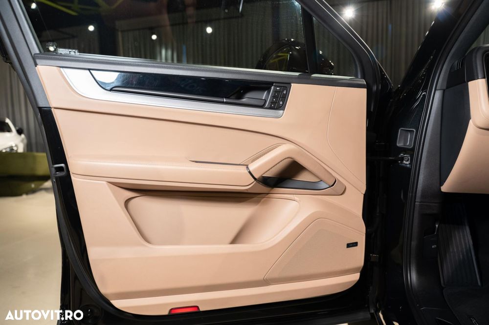 Porsche Cayenne Coupe S - 30