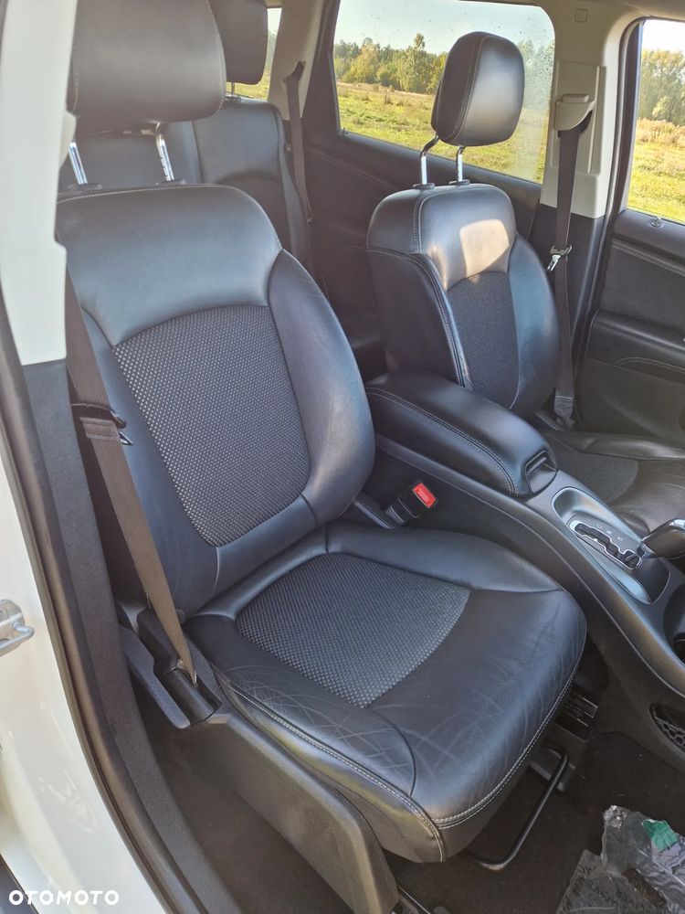Dodge Journey - 16