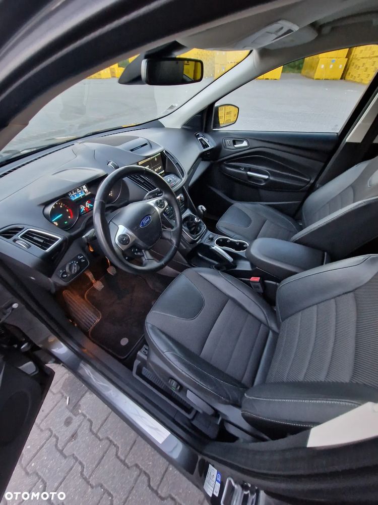 Ford Kuga 2.0 TDCi 2x4 Titanium - 21