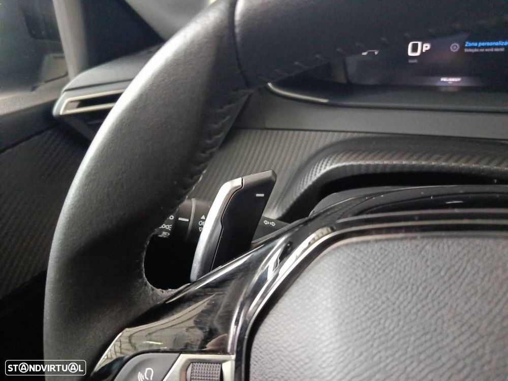 Peugeot 208 1.2 Hybrid Allure e-DCS6 - 14