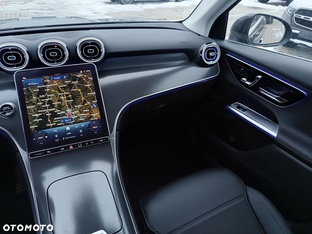 Mercedes-Benz GLC - 13