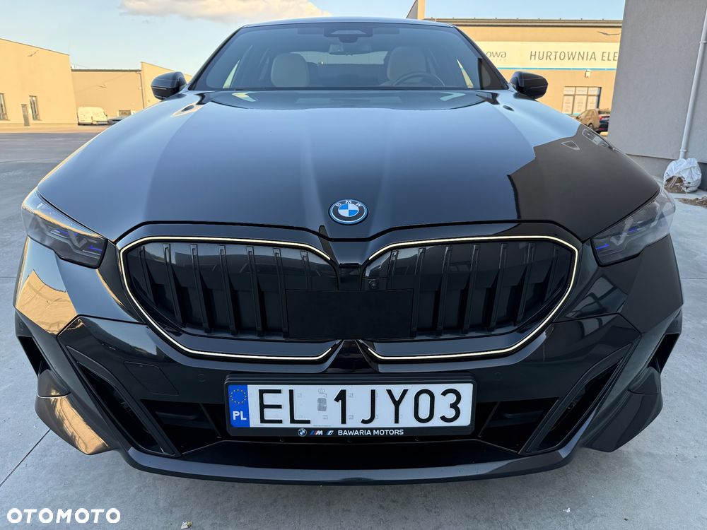 BMW Seria 5 550e xDrive PHEV M Sport - 12