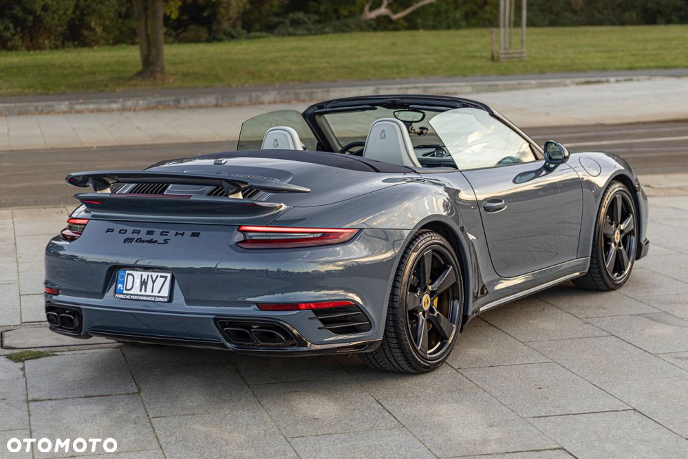 Porsche 911 Turbo S Cabrio - 14