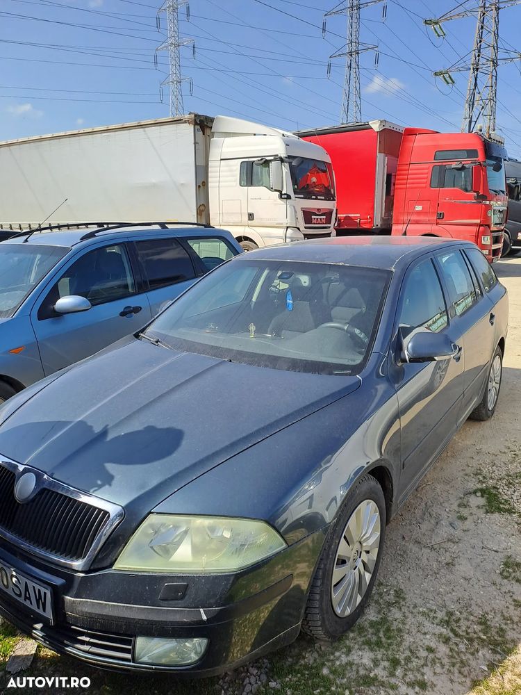 Skoda Octavia 2.0TDI Ambiente DSG - 2