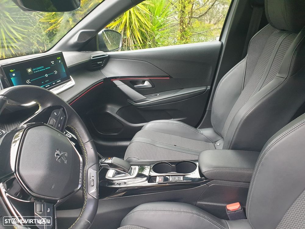Peugeot e-208 GT - 13
