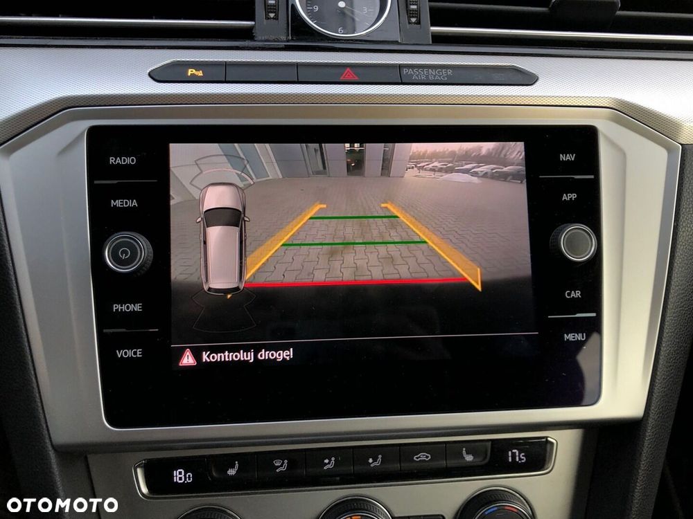 Volkswagen Passat - 19
