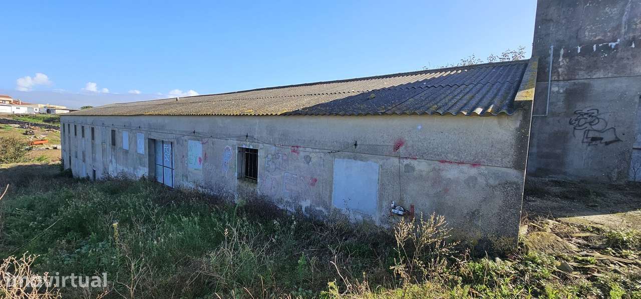 Armazém em terreno com 3.280 m2, VISTA MAR em Ribamar, Lourinhã - Grande imagem: 4/13