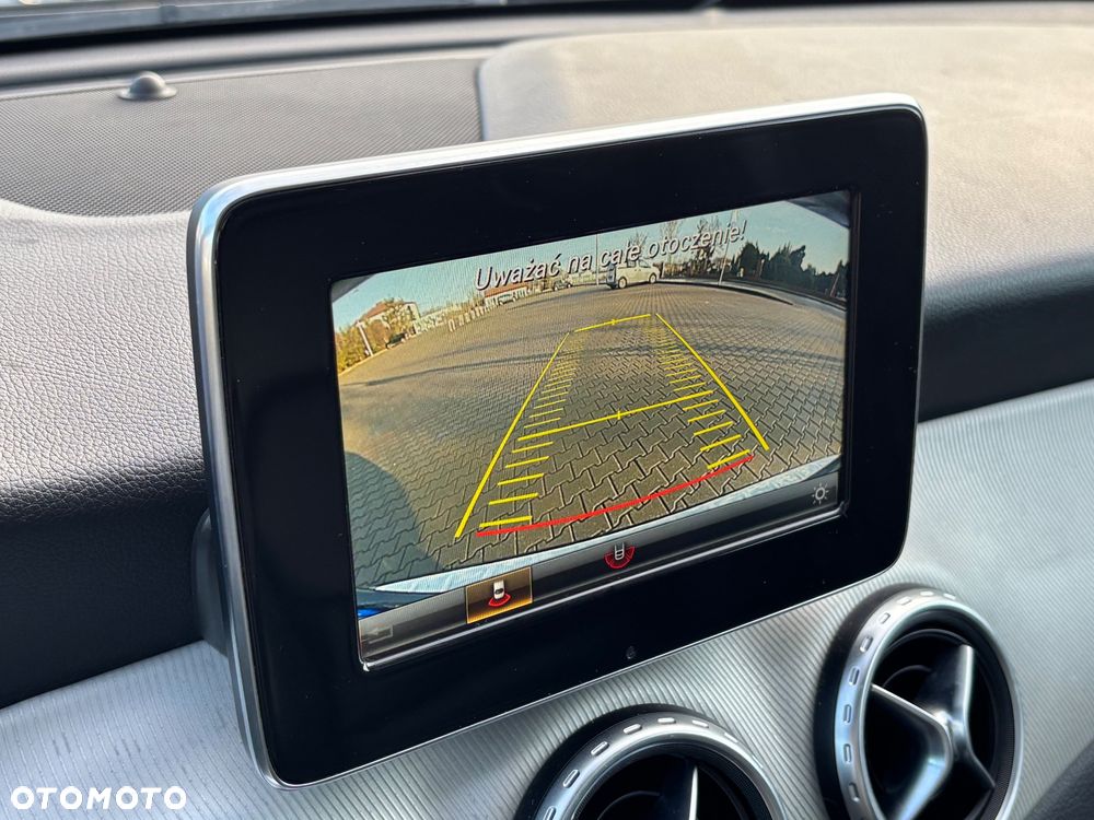 Mercedes-Benz GLA 250 4Matic 7G-DCT UrbanStyle Edition - 35