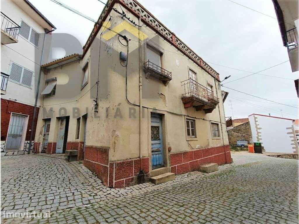 Duas moradias para recuperar na Aldeia de Lousa. - Grande imagem: 2/48