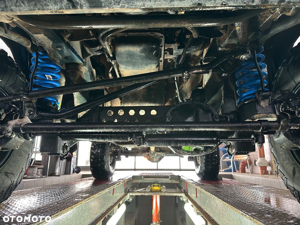 Jeep Grand Cherokee - 25