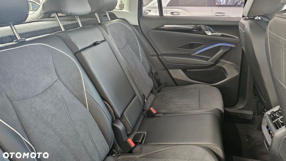 Volkswagen Tiguan - 33