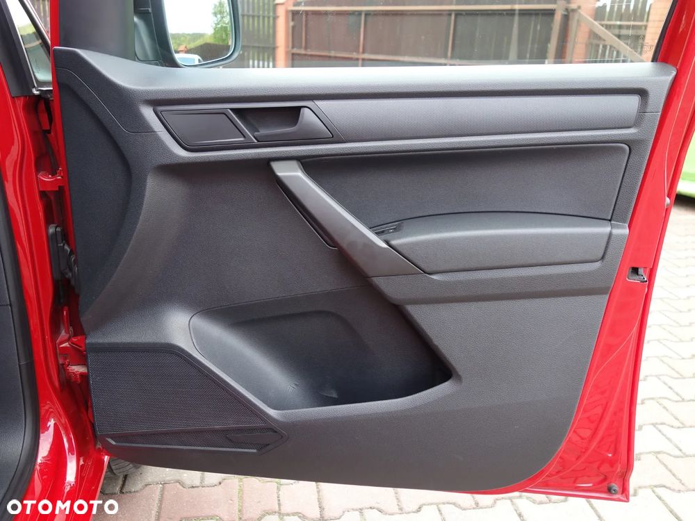 Volkswagen Caddy 2.0 TDI Comfortline - 26