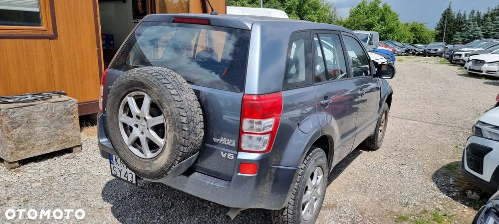 Suzuki Grand Vitara 2.7 V6 - 3