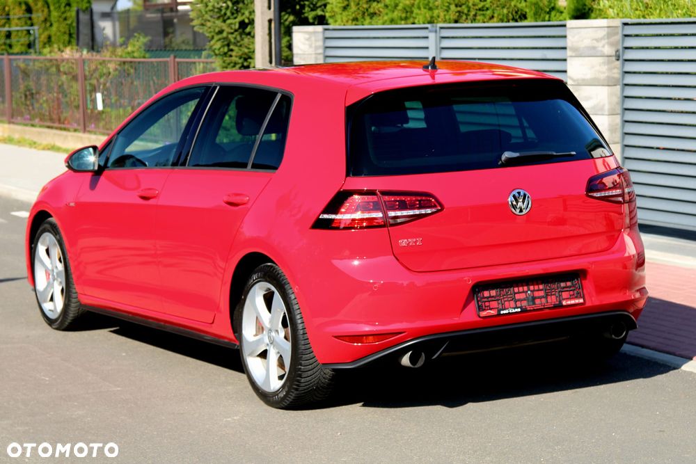 Volkswagen Golf GTI Performance BlueMotion Technology - 12