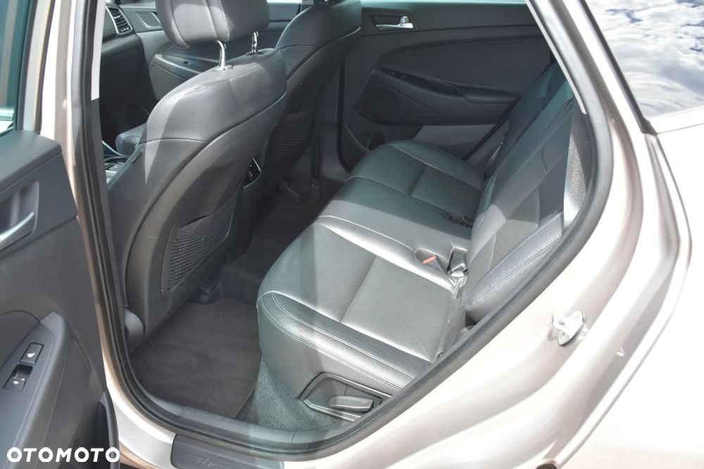 Hyundai Tucson blue 1.7 CRDi 2WD DCT Premium - 14