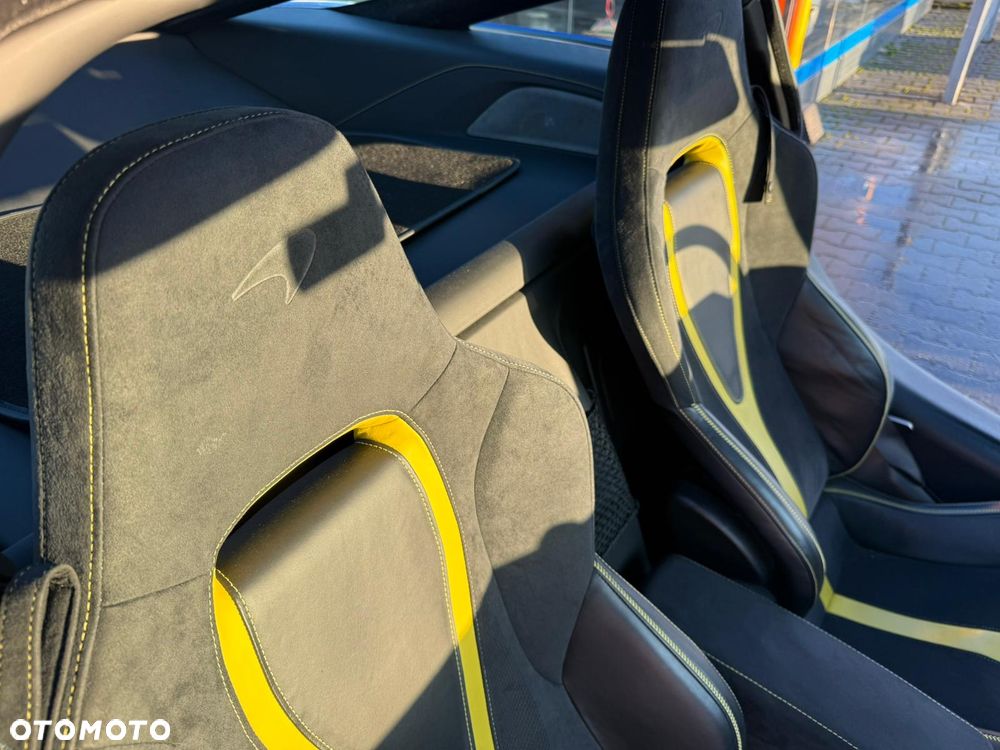 McLaren 720S Coupe Standard - 33