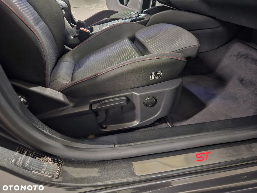 Ford Focus 2.0 EcoBlue ST-Line - 40