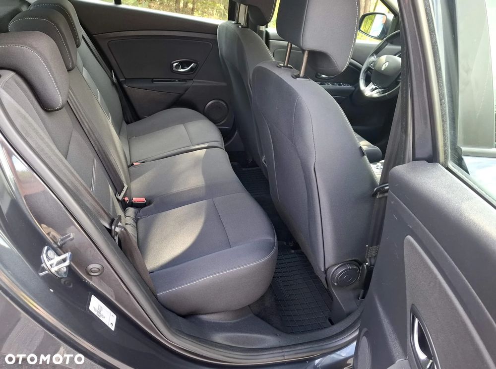 Renault Megane ENERGY dCi 110 Start & Stop Bose Edition - 16