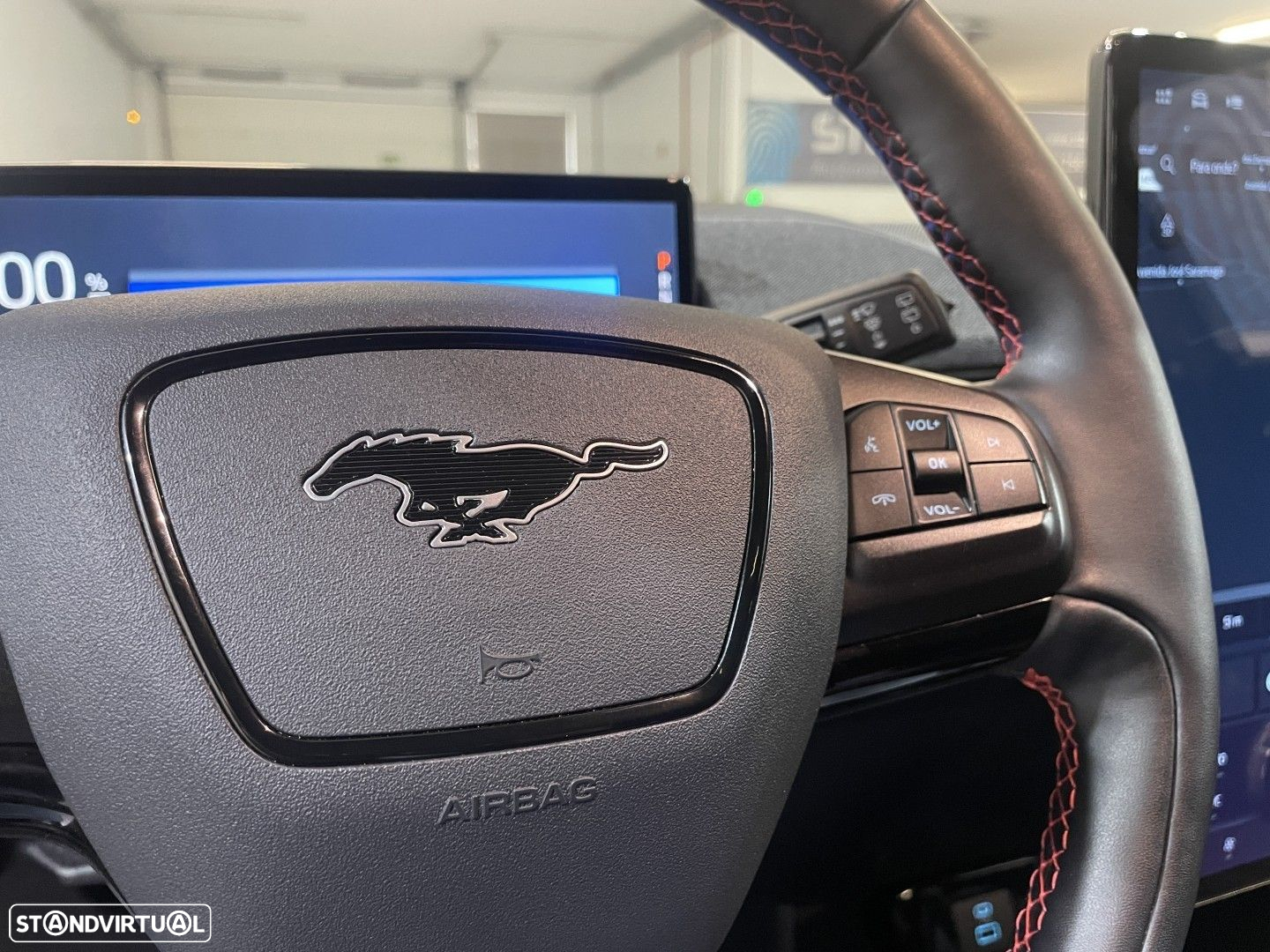 Ford Mustang Mach-E 98.7 kWh Premium AWD - 13
