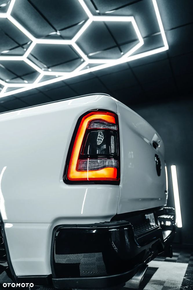 RAM 1500 Crew Cab Shortbed Bighorn - 14