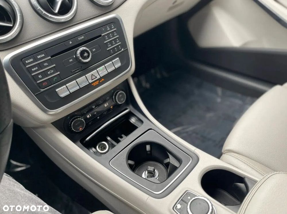 Mercedes-Benz CLA 250 4-Matic AMG Line - 9