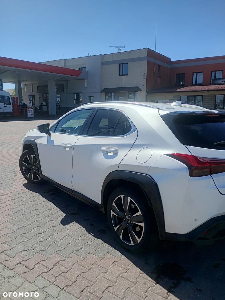 Lexus UX - 3