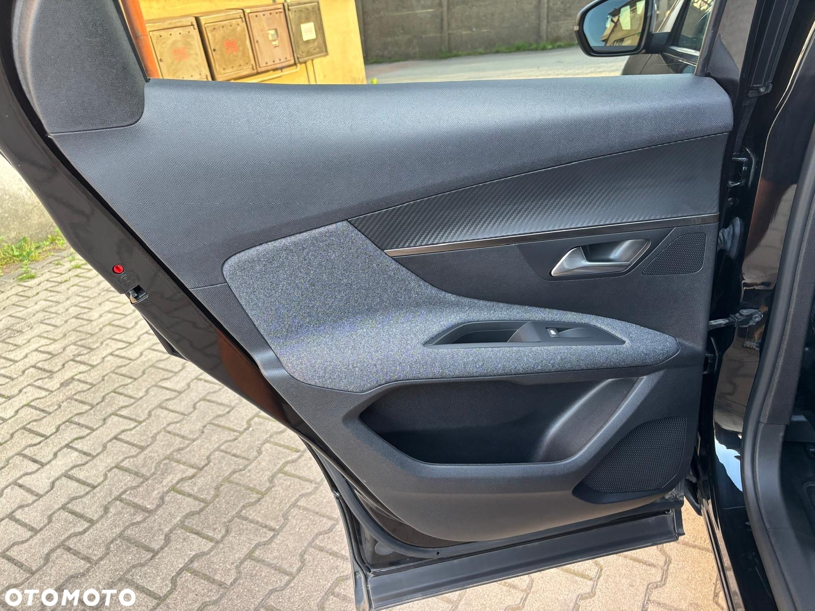 Peugeot 3008 1.2 PureTech Active S&S EAT6 - 13