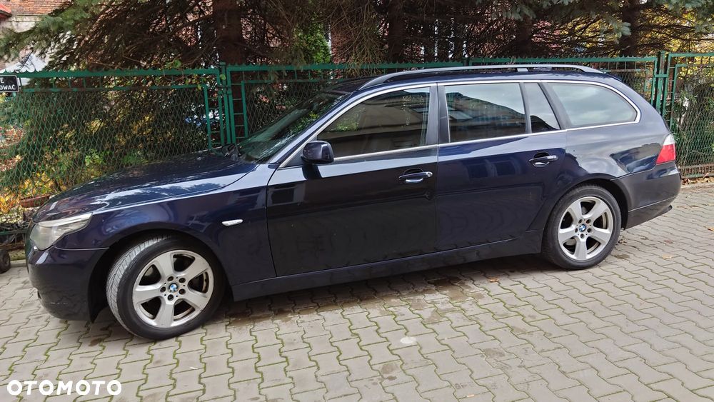 BMW Seria 5 525d xDrive Touring - 1