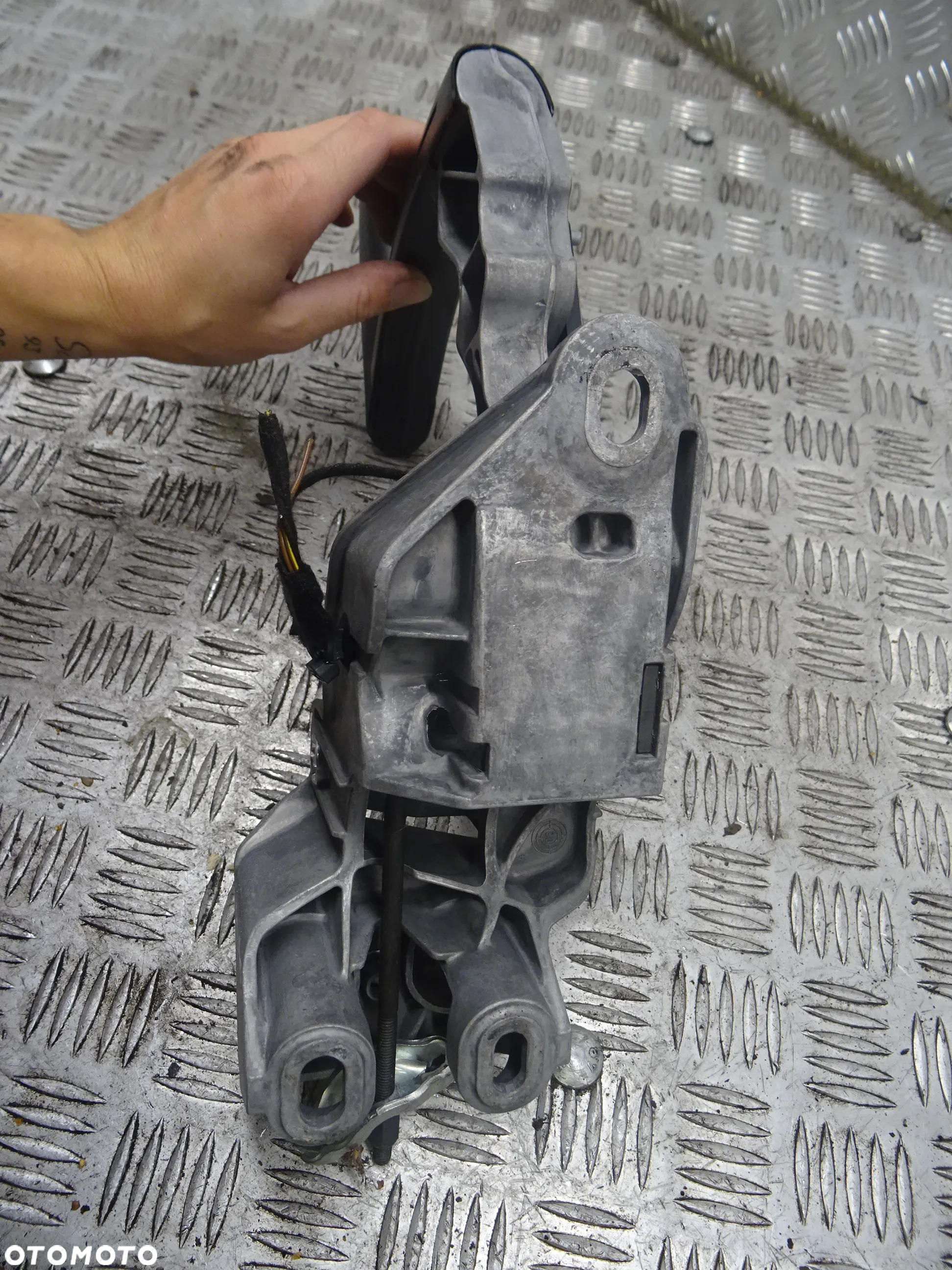 AUDI A3 8P 03-07 2.0 TDI DŹWIGNIA HAMULCA RĘCZNEGO 8P0711303C - 4