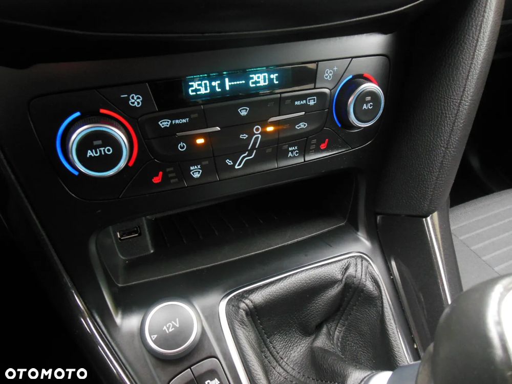 Ford Focus 1.0 EcoBoost STart-Stopp-System TITANIUM - 16