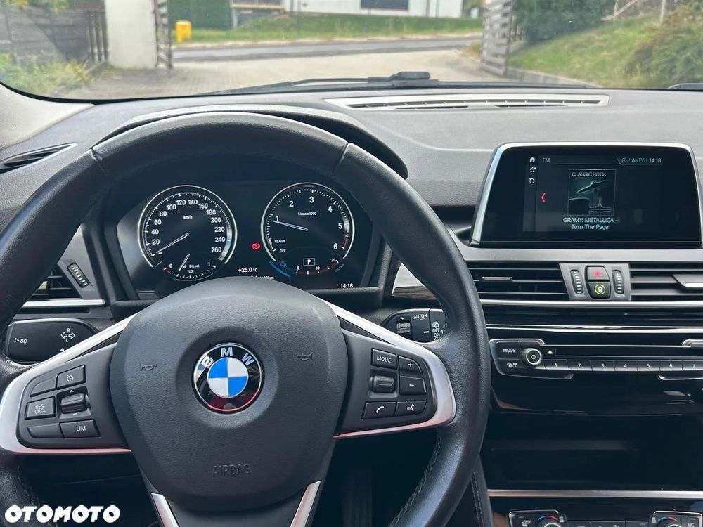 BMW Seria 2 218d Luxury Line - 4