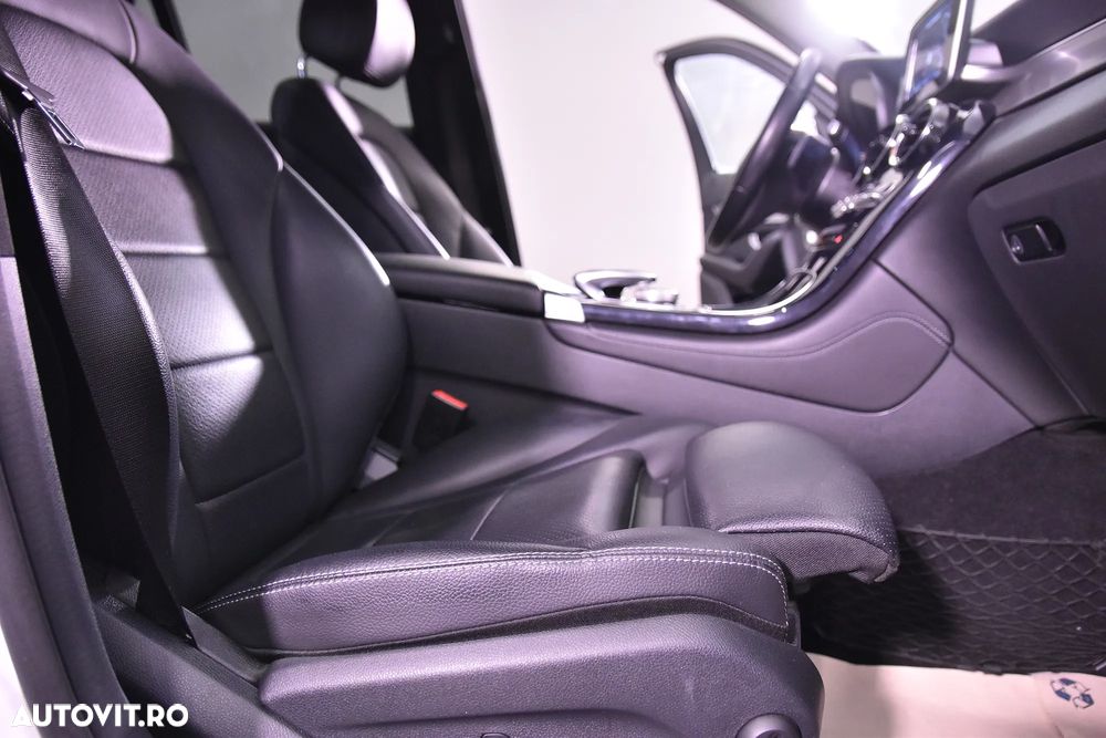 Mercedes-Benz GLC - 11