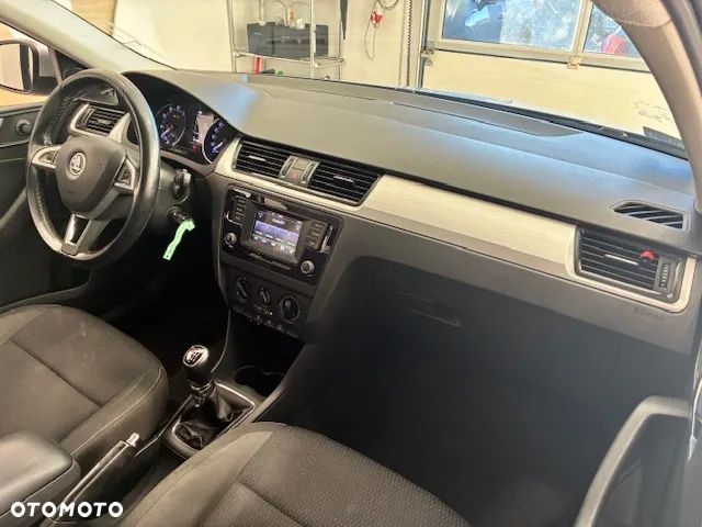 Skoda RAPID 1.2 TSI Ambition - 17