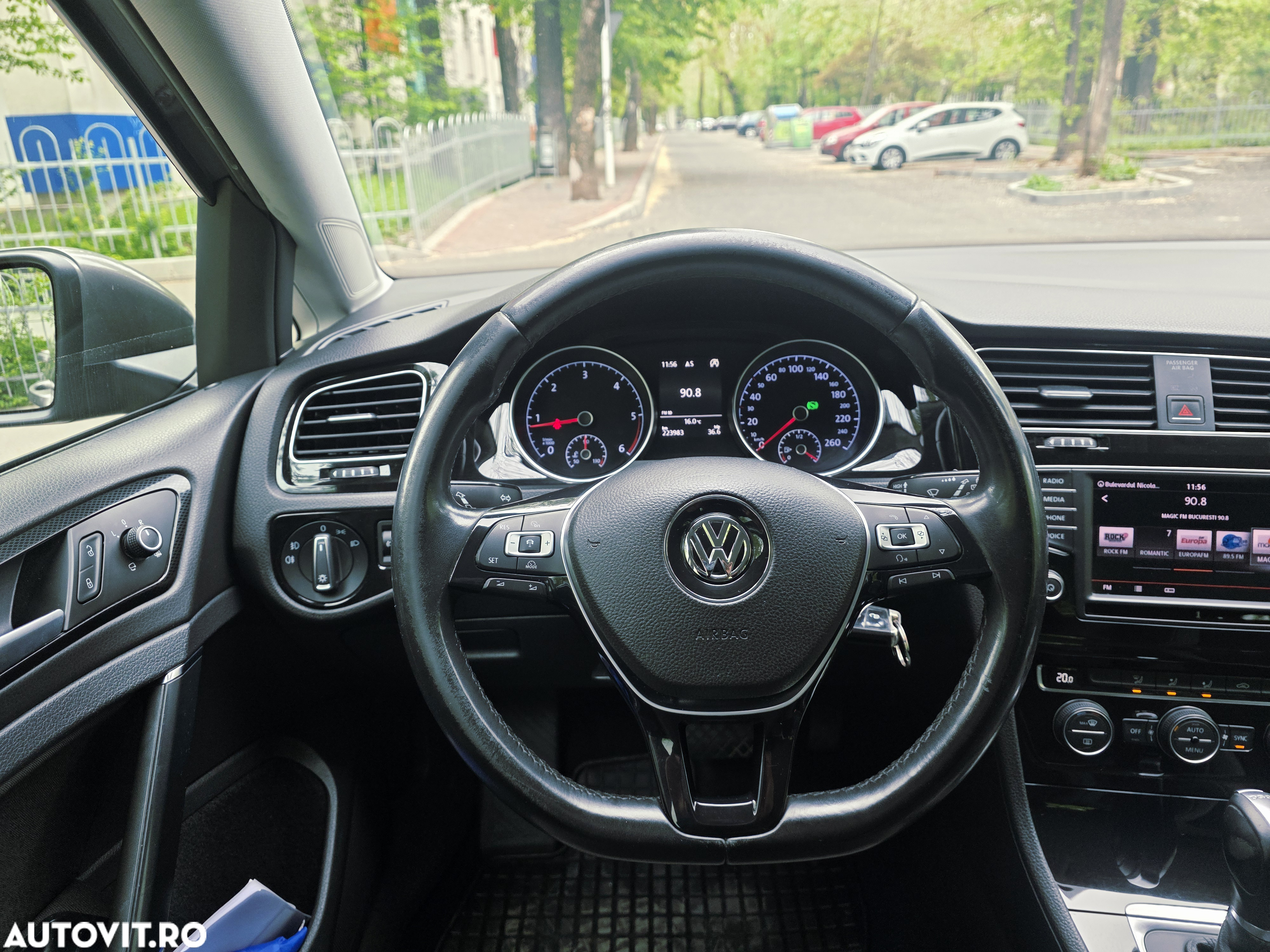 Volkswagen Golf 2.0 TDI DPF BMT DSG Comfortline - 16