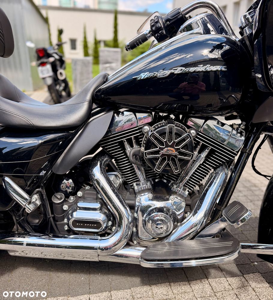 Harley-Davidson Touring Road Glide - 4