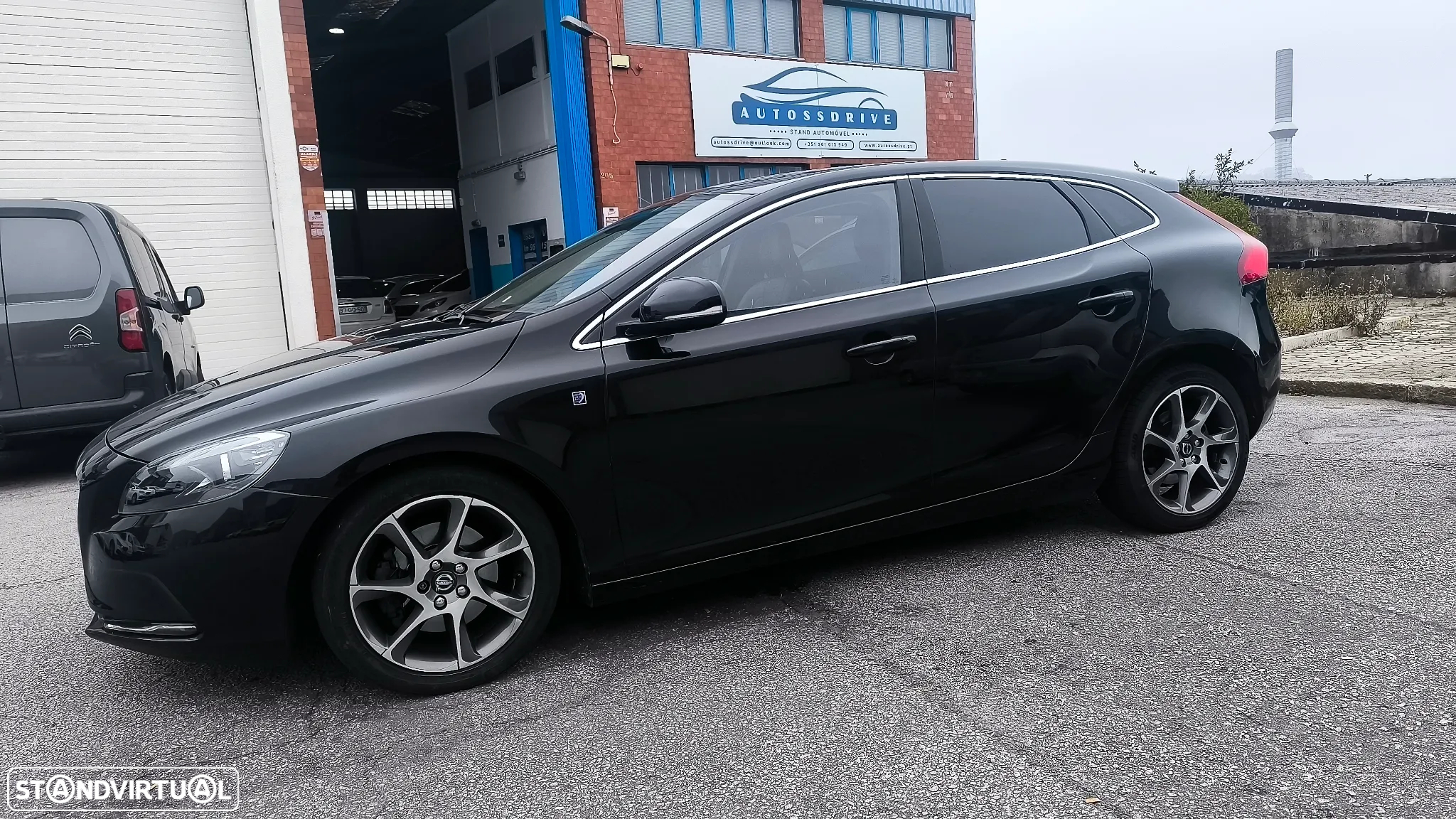 Volvo V40 1.6 D2 VOR Powershift - 5