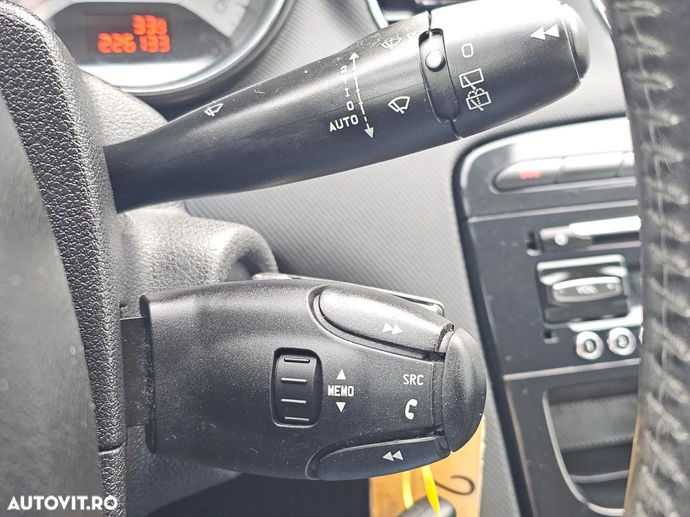 Peugeot 308 120 VTi Style - 15