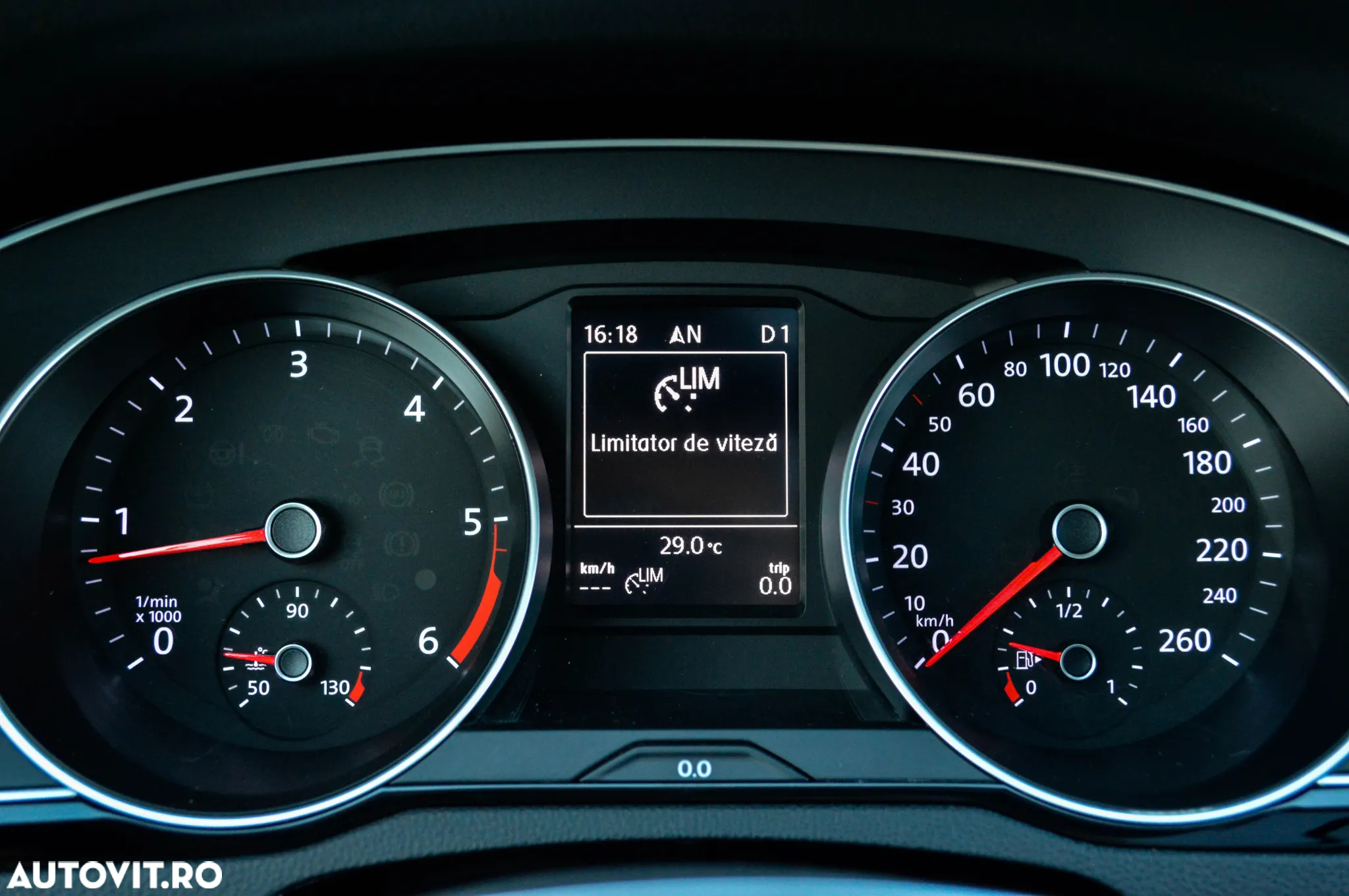 Volkswagen Passat Variant 2.0 TDI DSG (BlueMotion Technology) Comfortline - 18