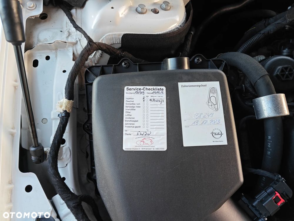 Opel Insignia - 25