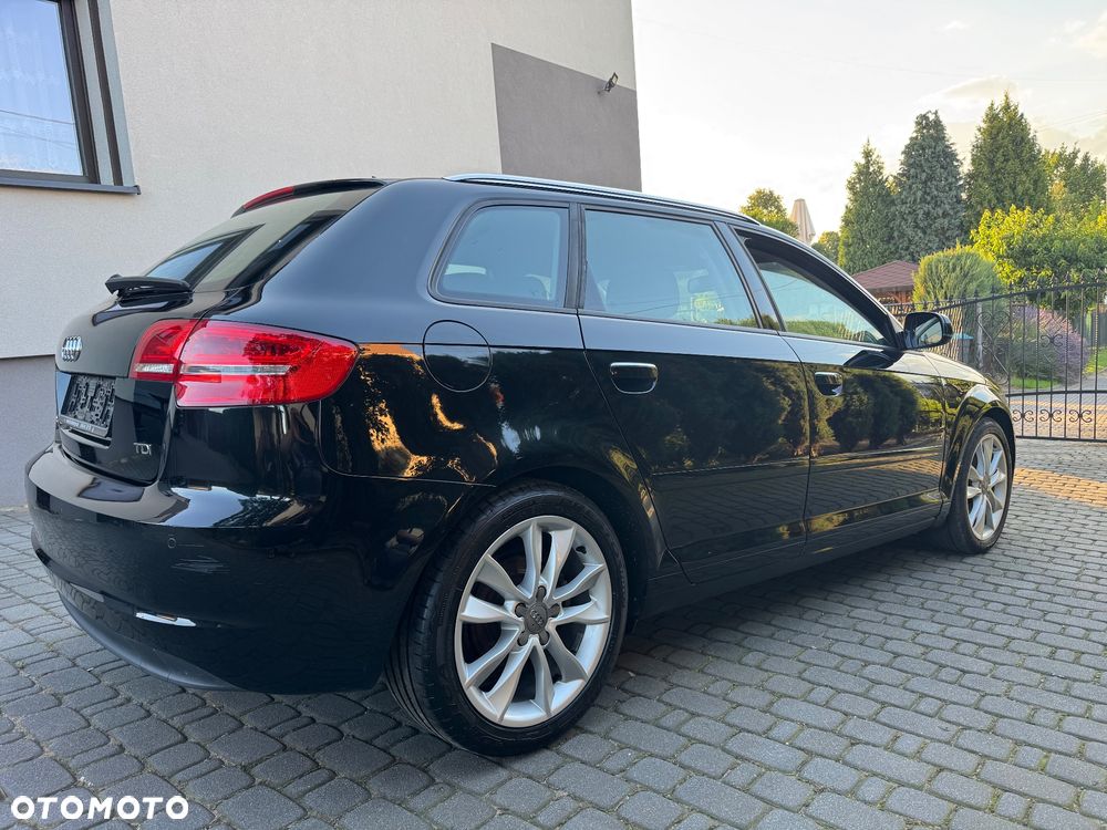 Audi A3 Sportback 2.0 TDI Ambiente - 2