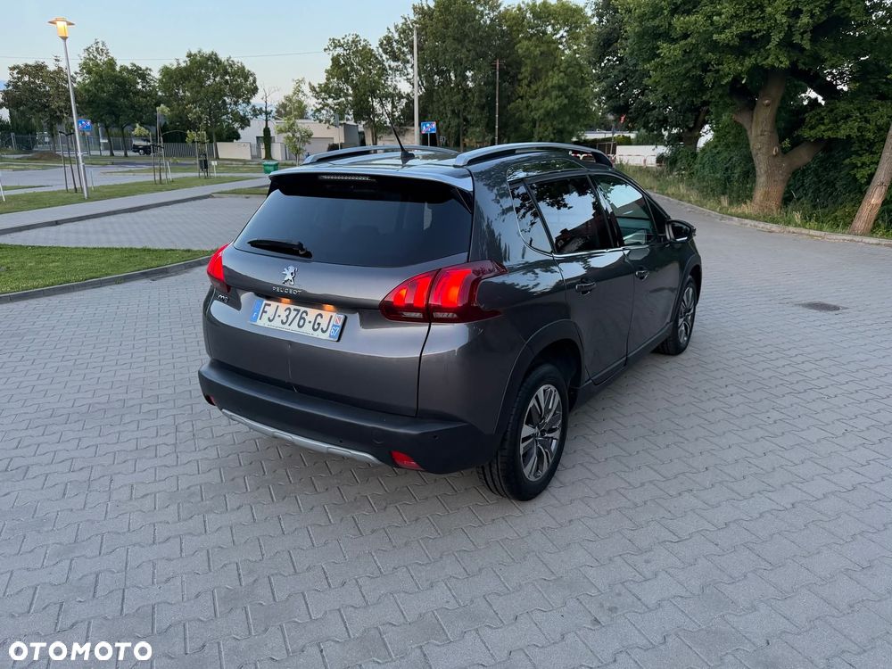 Peugeot 2008 1.2 PureTech Allure S&S EAT8 - 25