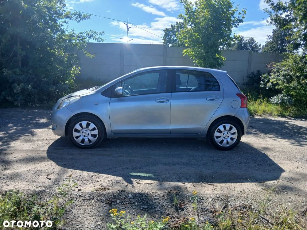 Toyota Yaris 1.3 Sol - 6