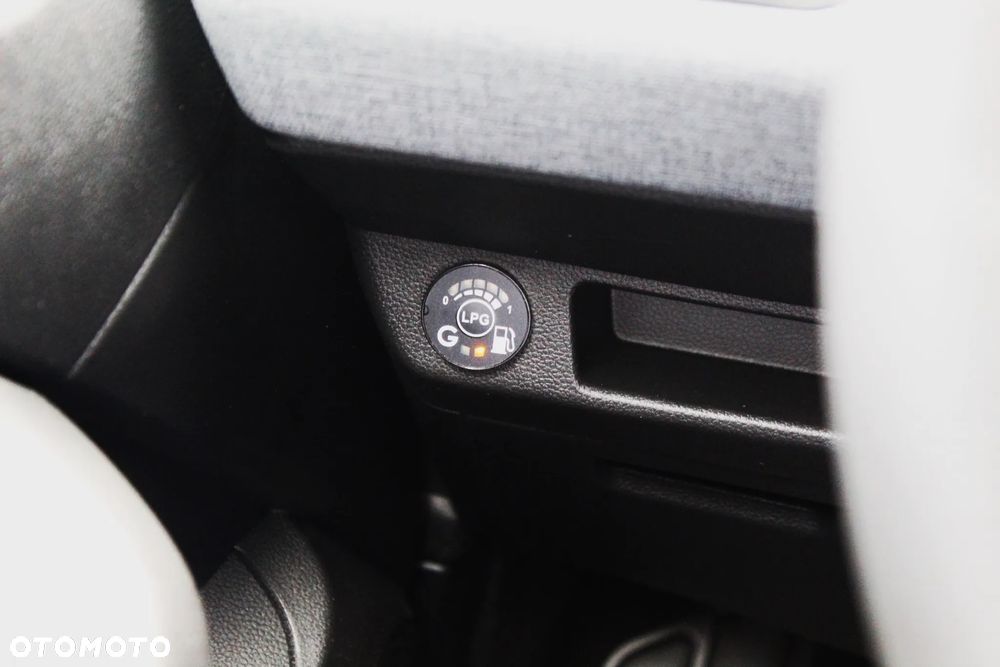 Mitsubishi Colt - 22