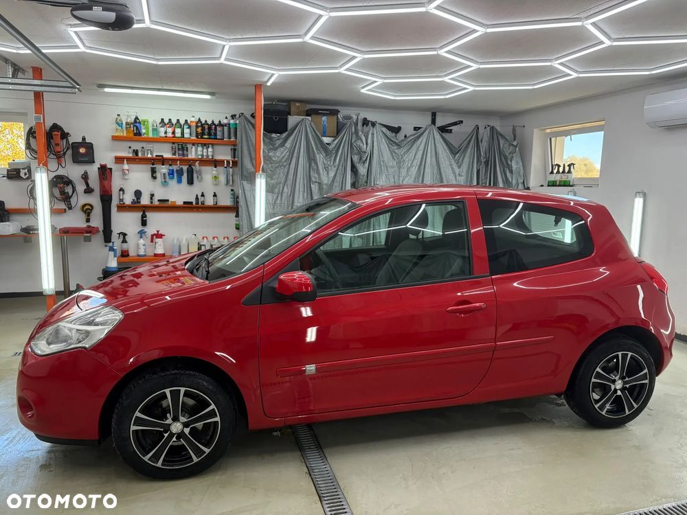Renault Clio - 9