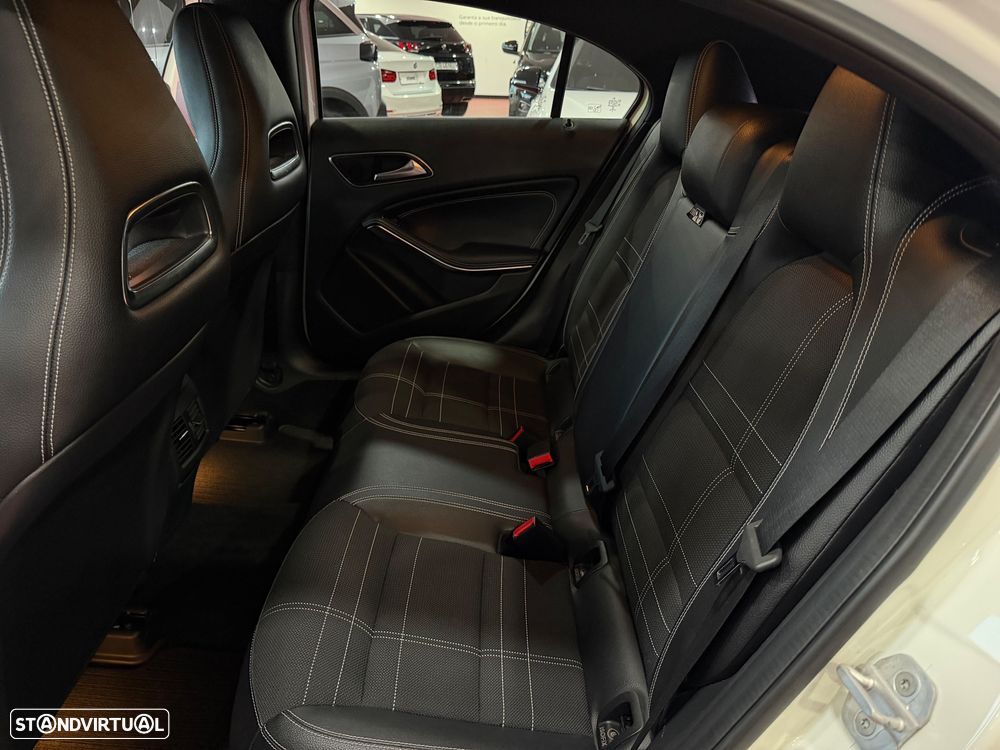 Mercedes-Benz A 180 CDI (BlueEFFICIENCY) Urban - 21