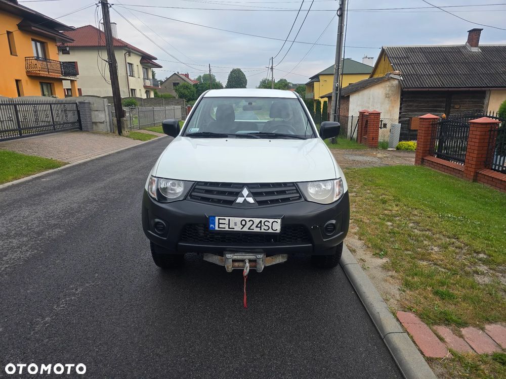 Mitsubishi L200 2.5 DID SC Inform 3os - 2